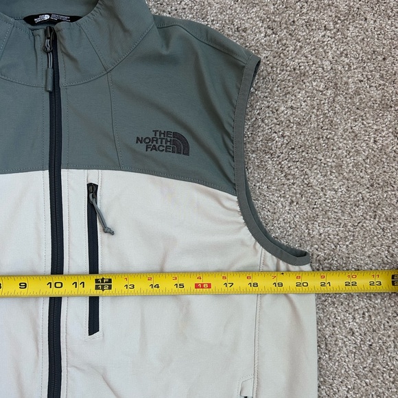 The North Face Men’s Apex Softshell Cream/Green Vest Size Medium Worn Once - Picture 3 of 9